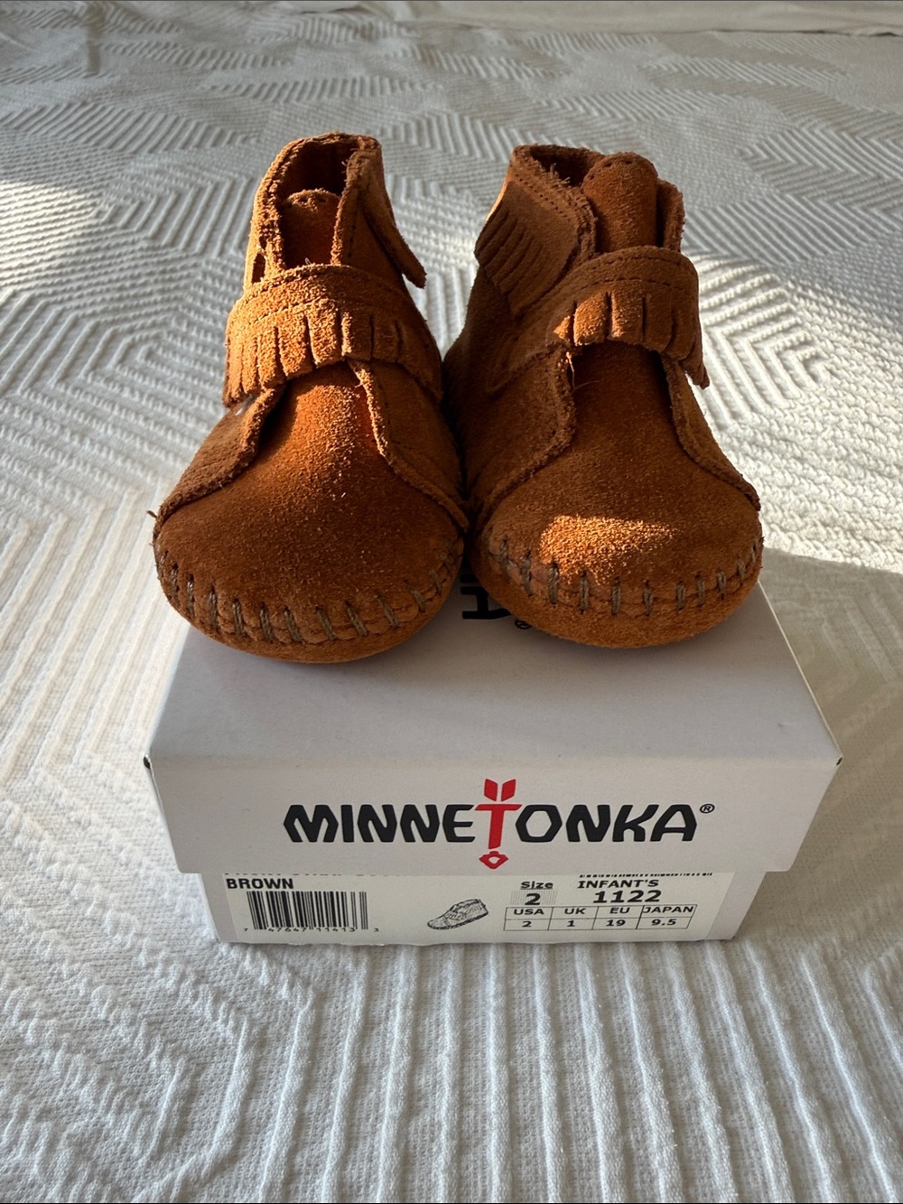 Minnetonka Infant Size 2 Suede Fringe Moccasins in Brown